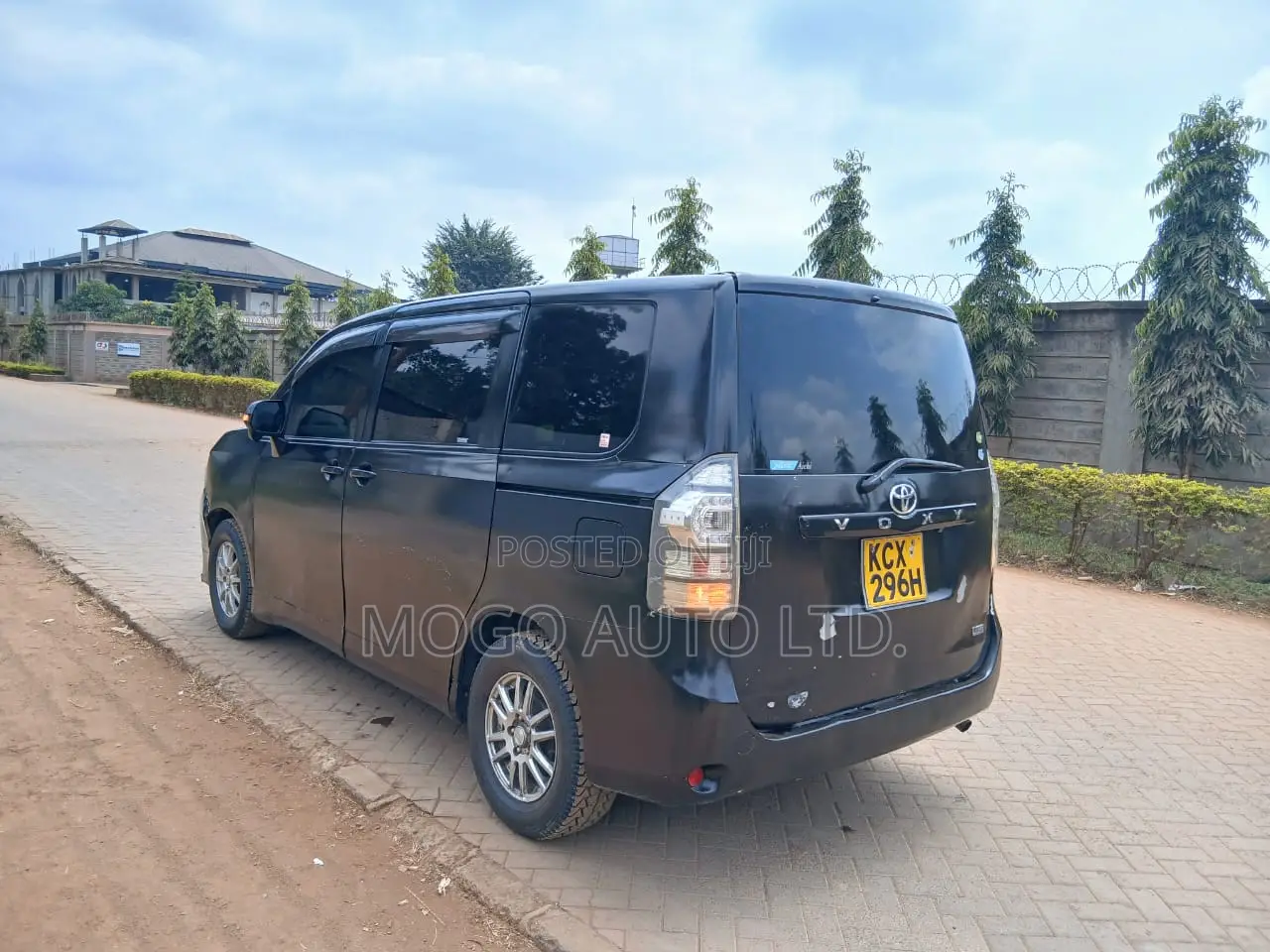 Toyota Voxy 2012 Black