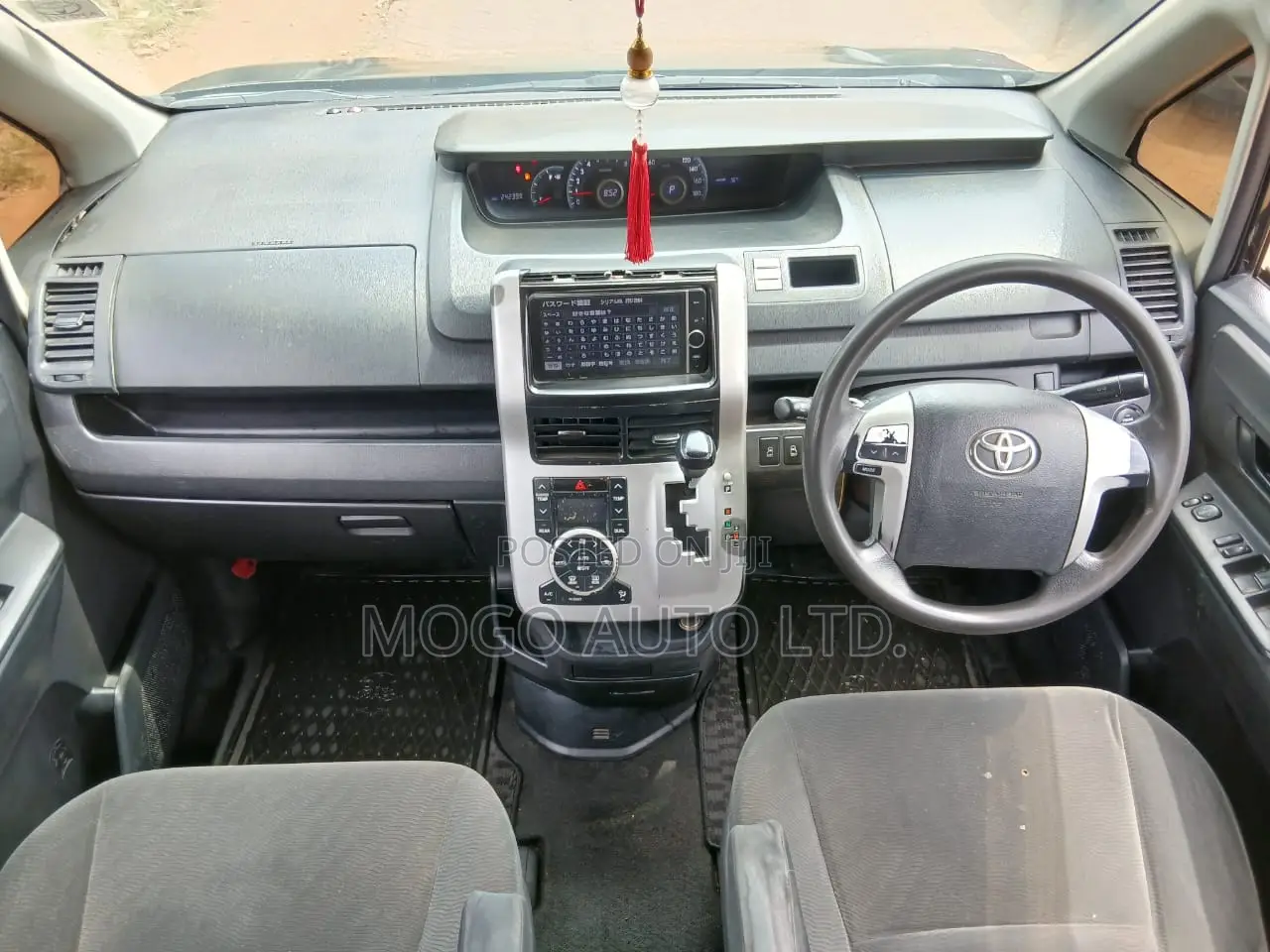 Toyota Voxy 2012 Black