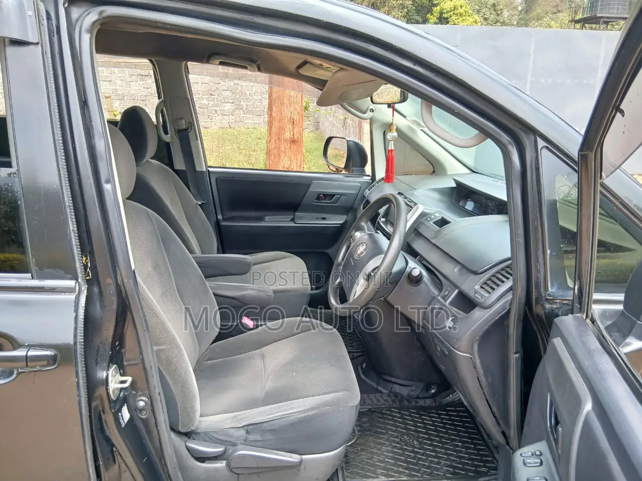 Toyota Voxy 2012 Black