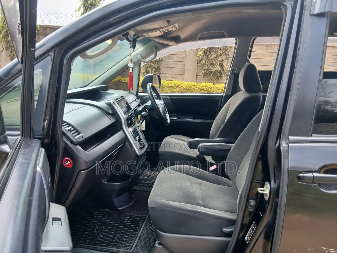 Toyota Voxy 2012 Black