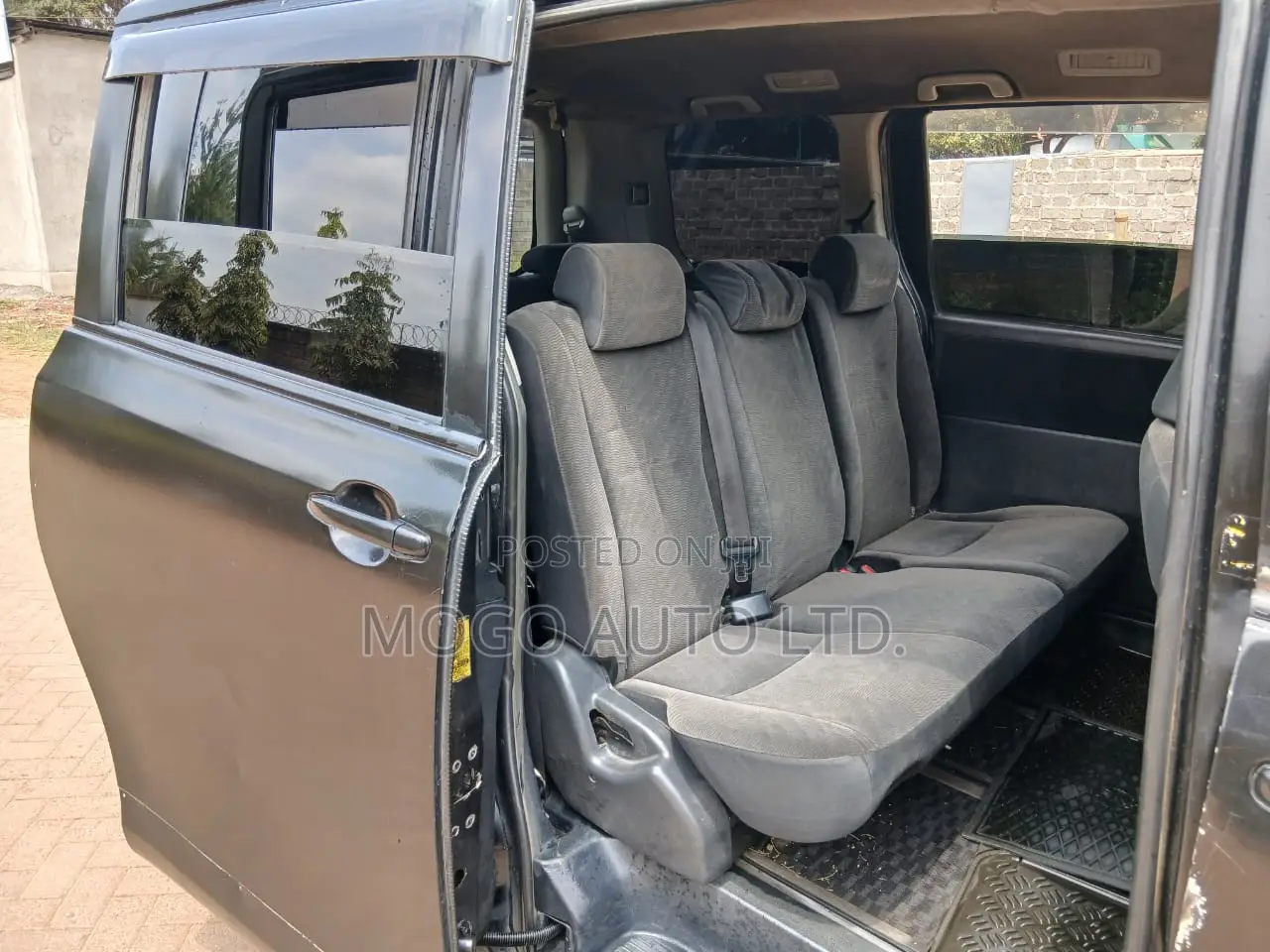 Toyota Voxy 2012 Black