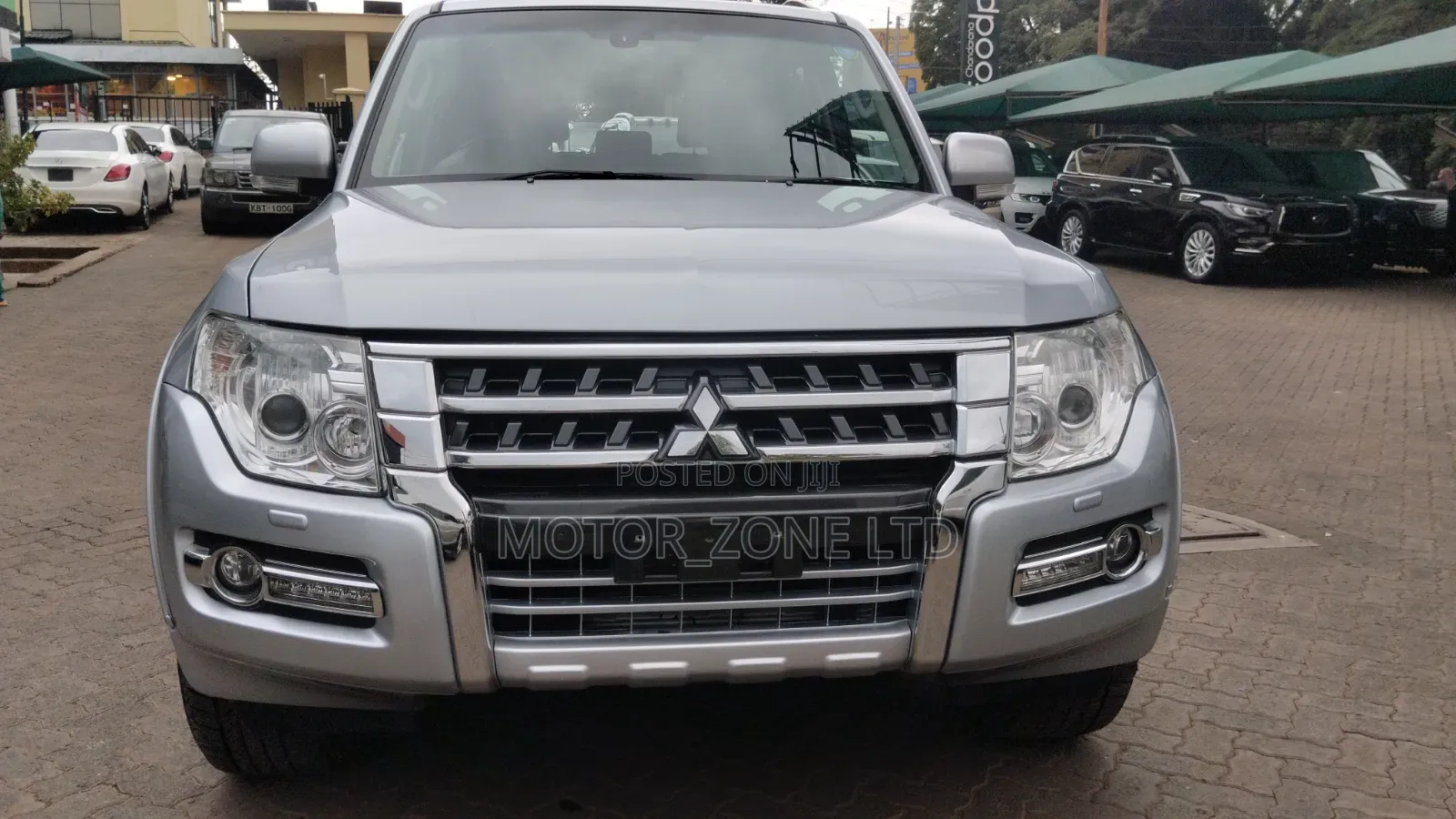 Mitsubishi Pajero 2018 Silver