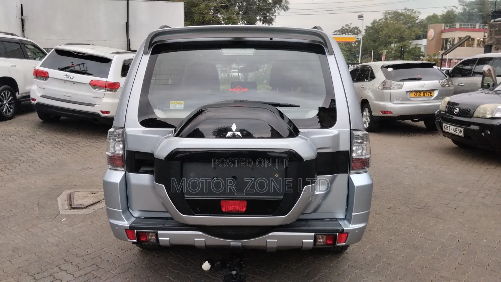 Mitsubishi Pajero 2018 Silver