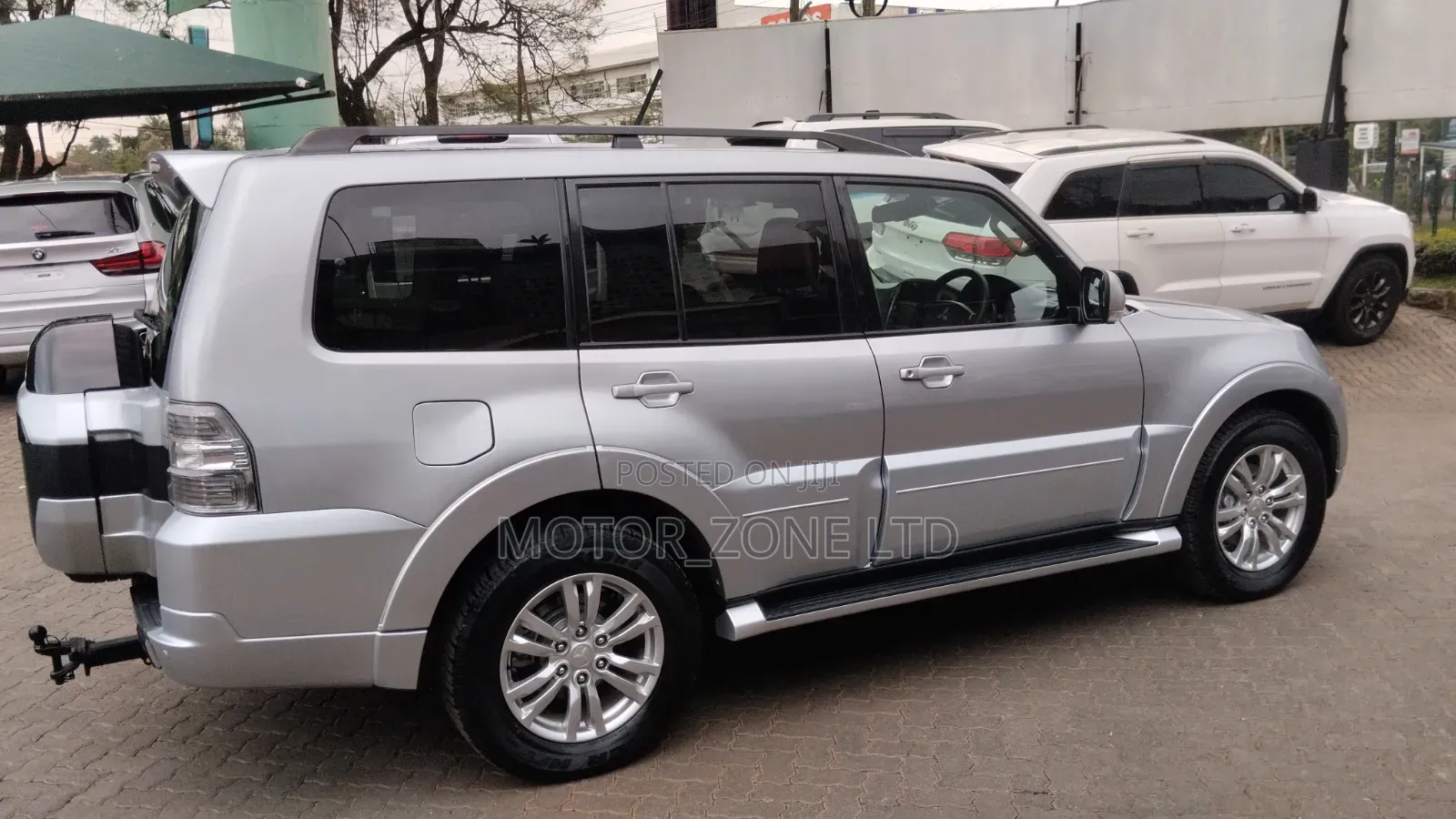 Mitsubishi Pajero 2018 Silver