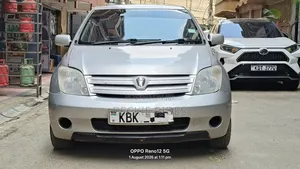 Toyota IST 2003 Silver