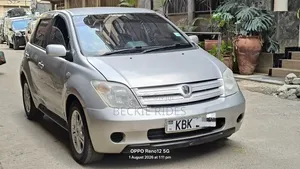Toyota IST 2003 Silver