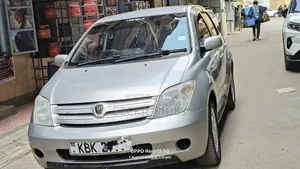 Toyota IST 2003 Silver