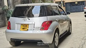 Toyota IST 2003 Silver