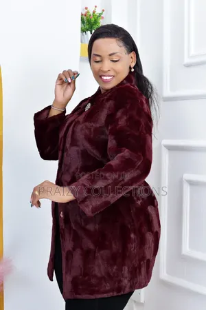 Free Size Luxe Plush Faux Fur Coat – Elegant Winter Jacket