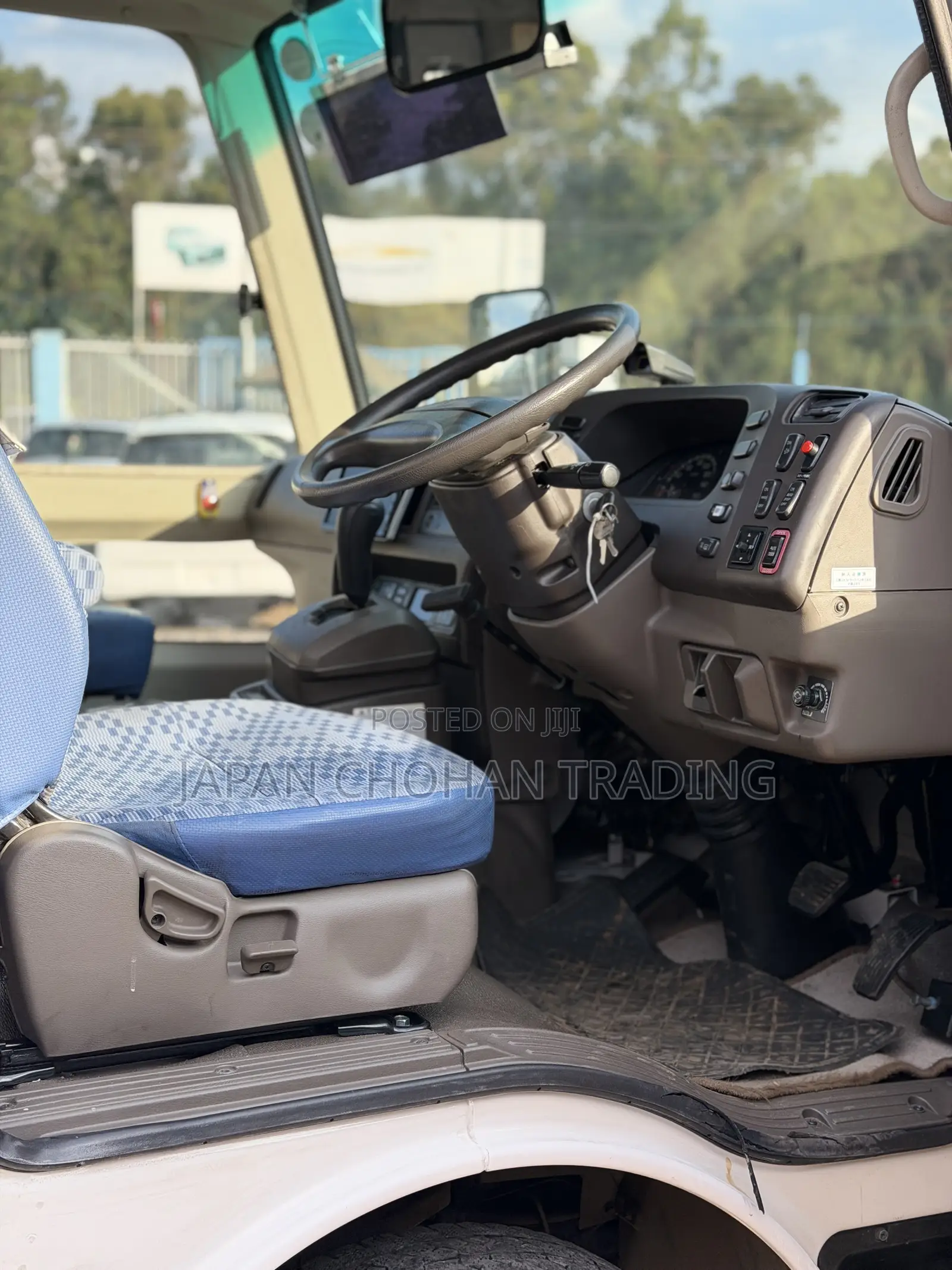 Mitsubishi Fuso Rosa 2019 White