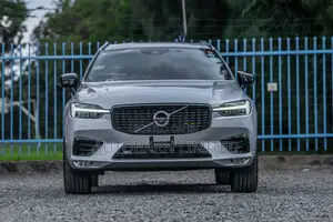 Volvo XC60 2021 Silver