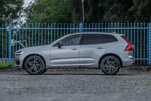 Volvo XC60 2021 Silver