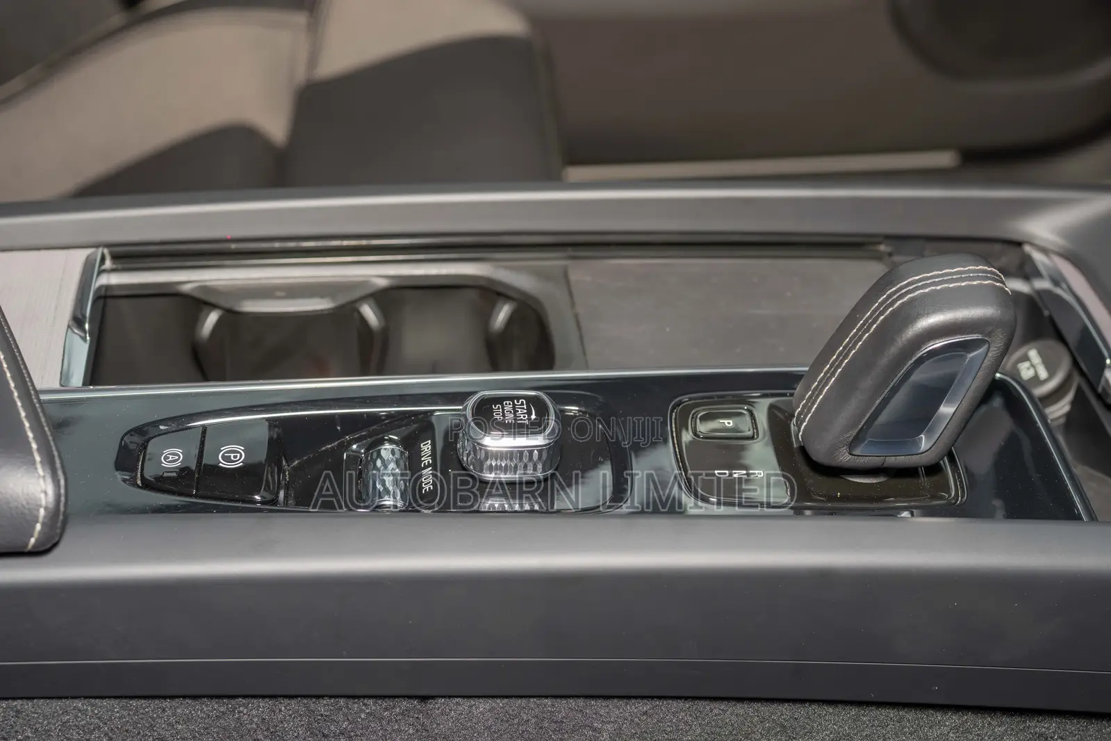 Volvo XC60 2021 Silver