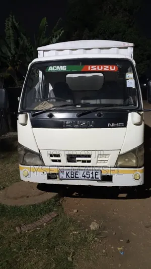 Selling This Isuzu NHR Single Wheel Truck