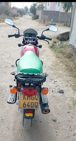 Bajaj Boxer 125 2024 Red