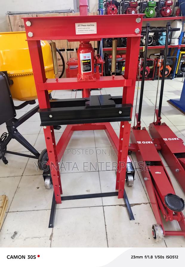 Heay Duty 20T Hydraulic Press Machine - thumbnail 2