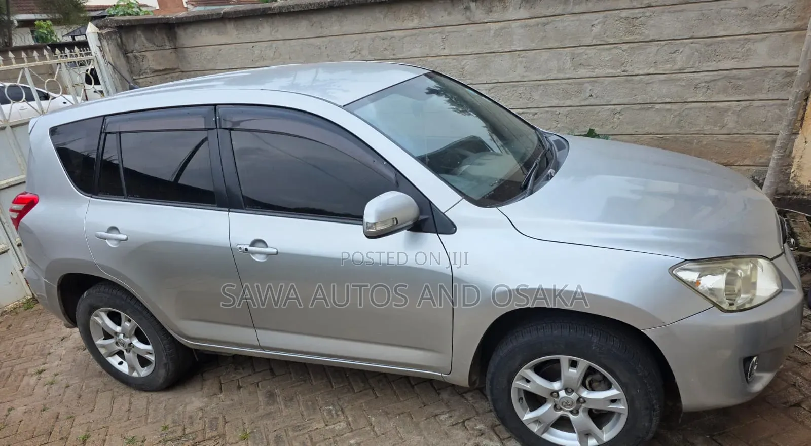 Toyota RAV4 2010 Silver