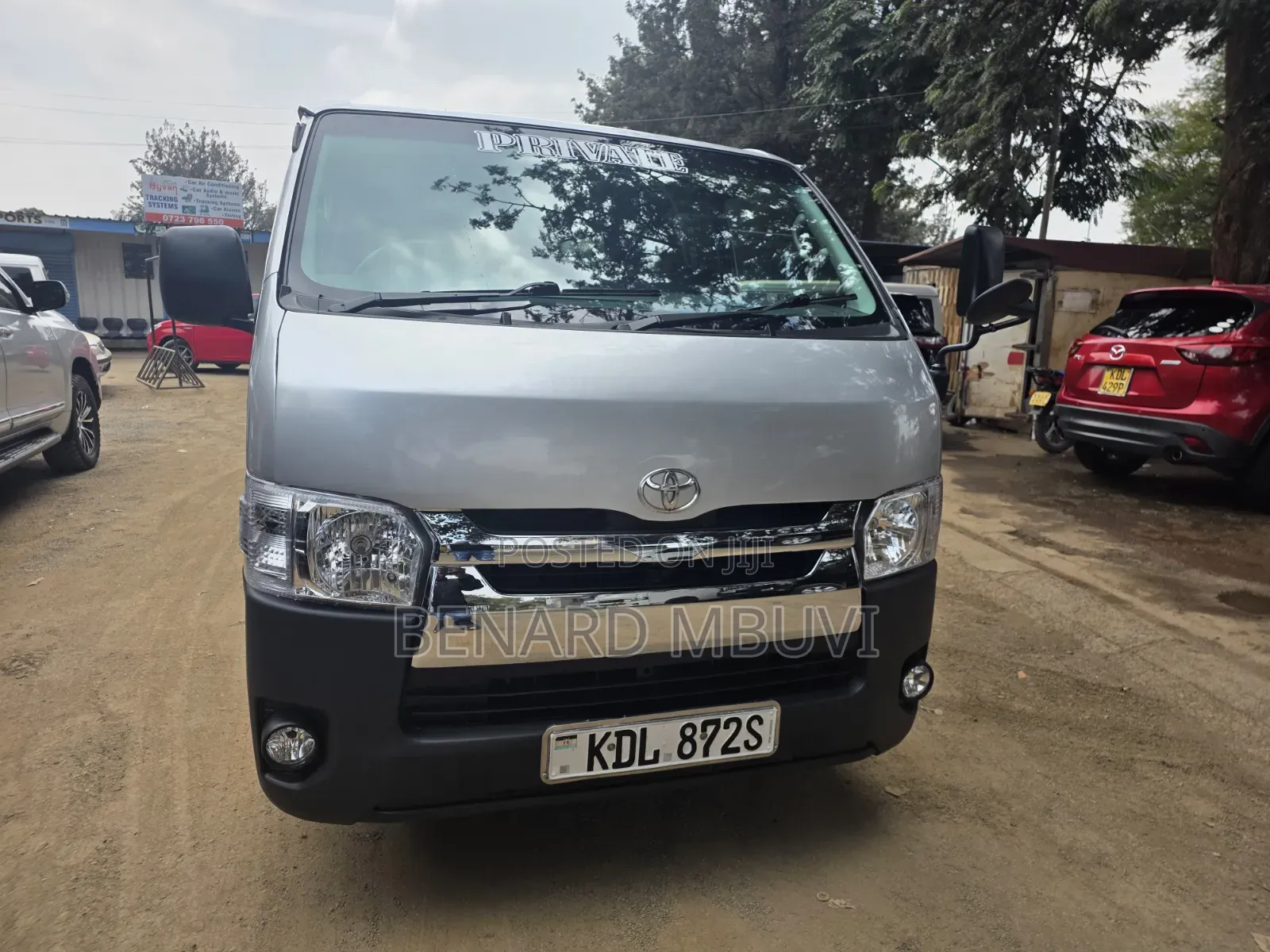 Toyota HiAce 2016 Silver