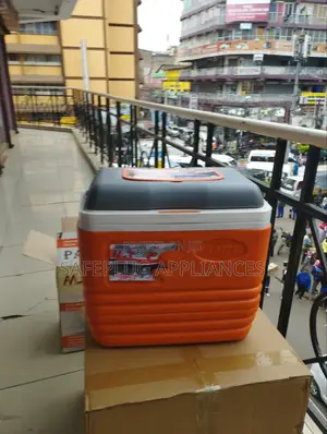 Pacific 32L Ice Cooler Box With Long Cooling Performance