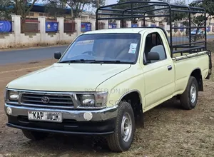 Toyota Hilux 2.5 Cab 2005 Brown