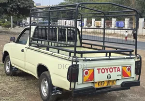 Toyota Hilux 2.5 Cab 2005 Brown