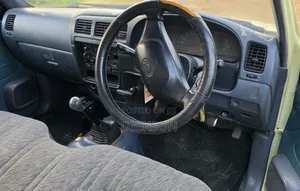 Toyota Hilux 2.5 Cab 2005 Brown