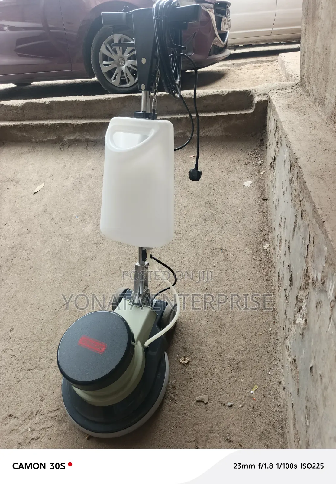 Commercial Floor Scrubber Machine (With 3 Brushes)
