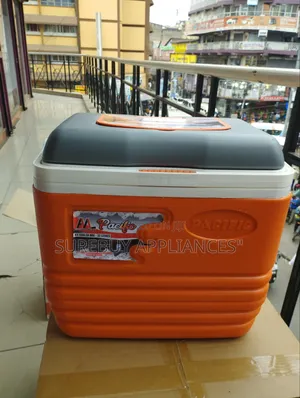 Pacific 32L Insulated Cooler Box for Outdoor Adventures