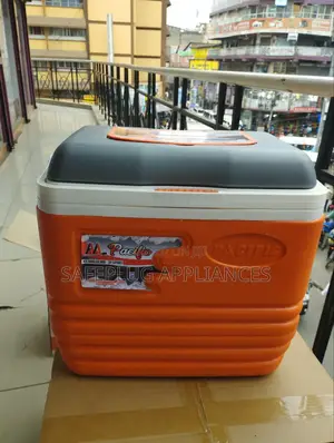 Pacific 32L Insulated Cooler Box for Outdoor Adventures