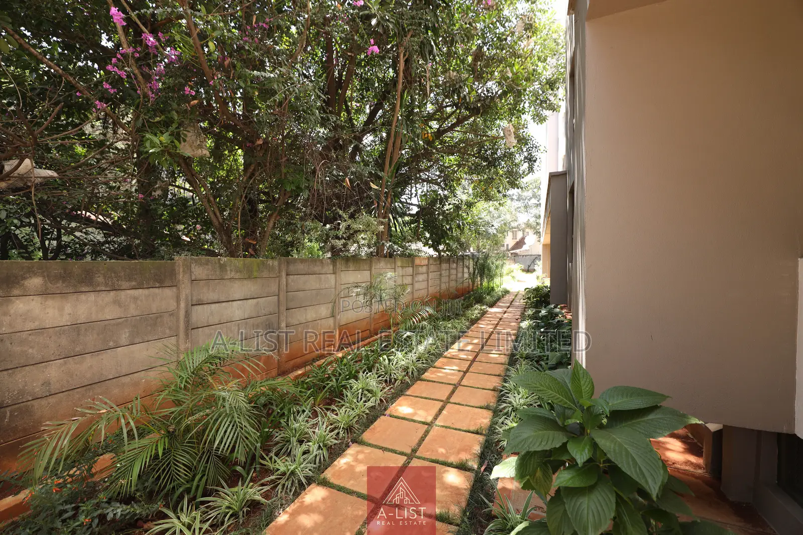 3bdrm Apartment in Muthangari for rent