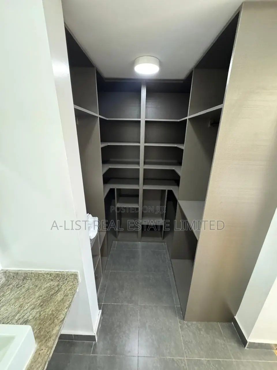 Furnished 4bdrm Apartment in Valley Arcade for rent