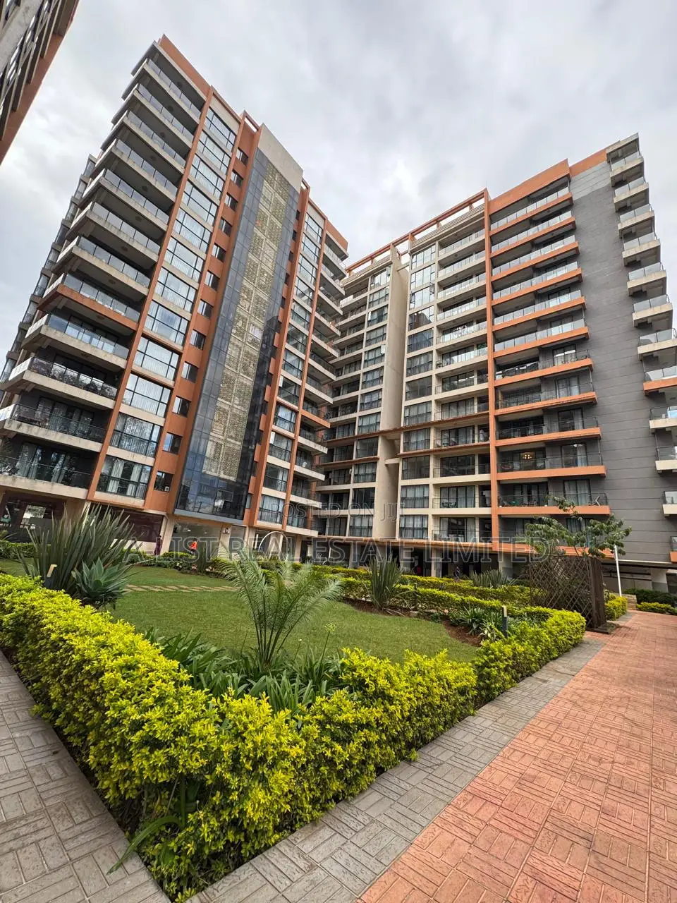 Furnished 4bdrm Apartment in Valley Arcade for rent