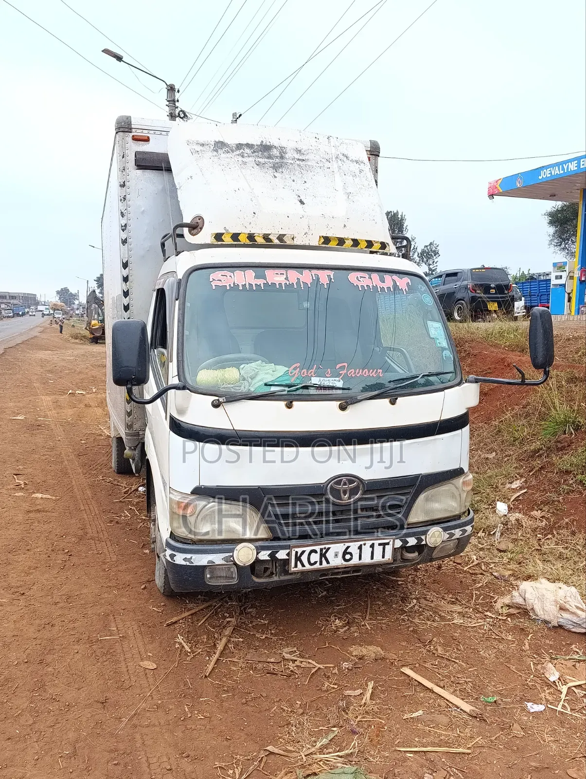 Toyota Dyna 2014 White Long Chase