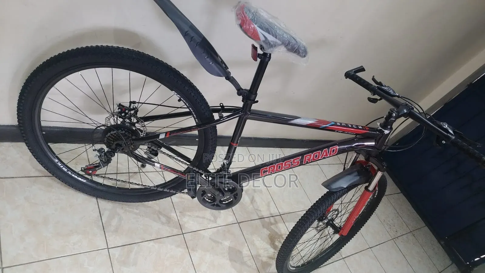 Road 21-Speed Mountain Bike – Front Suspension, Dual Disc Brakes