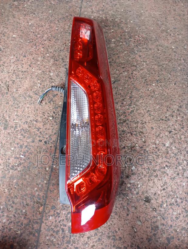 Nissan X-Trail Nt31 Taillight - thumbnail 2