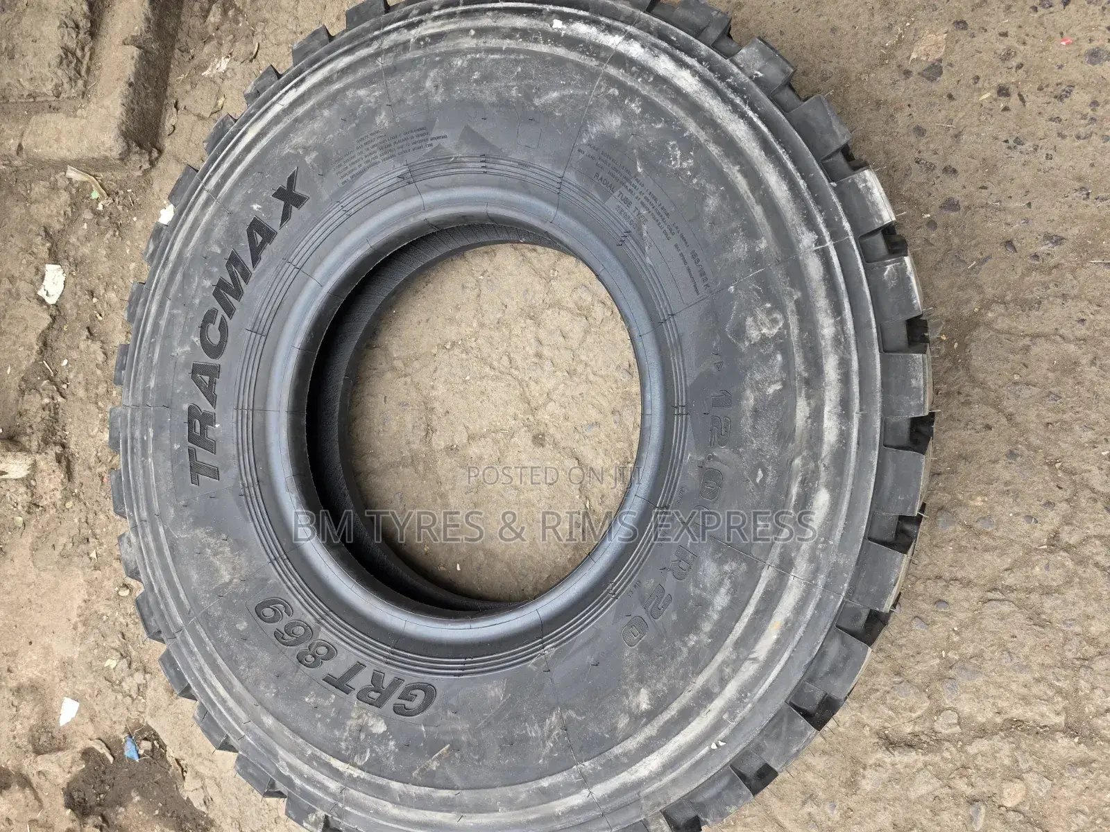 1200 R20 Trackmax Tires (Diff)