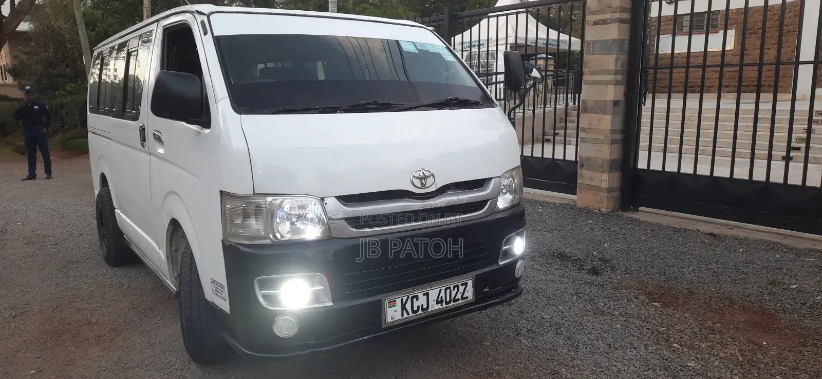 Toyota HiAce 2009 White