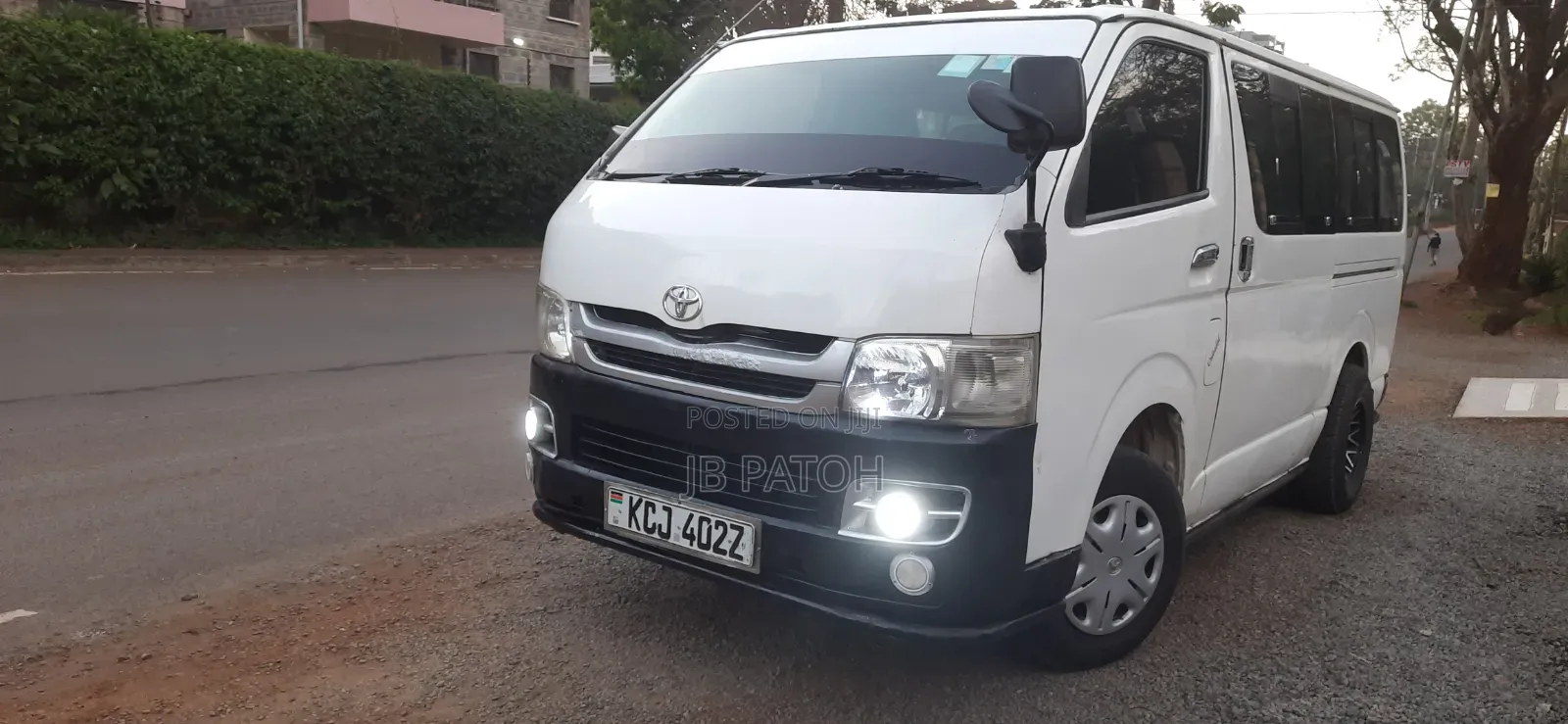 Toyota HiAce 2009 White