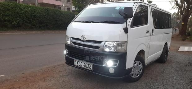 Toyota HiAce 2009 White - thumbnail 2