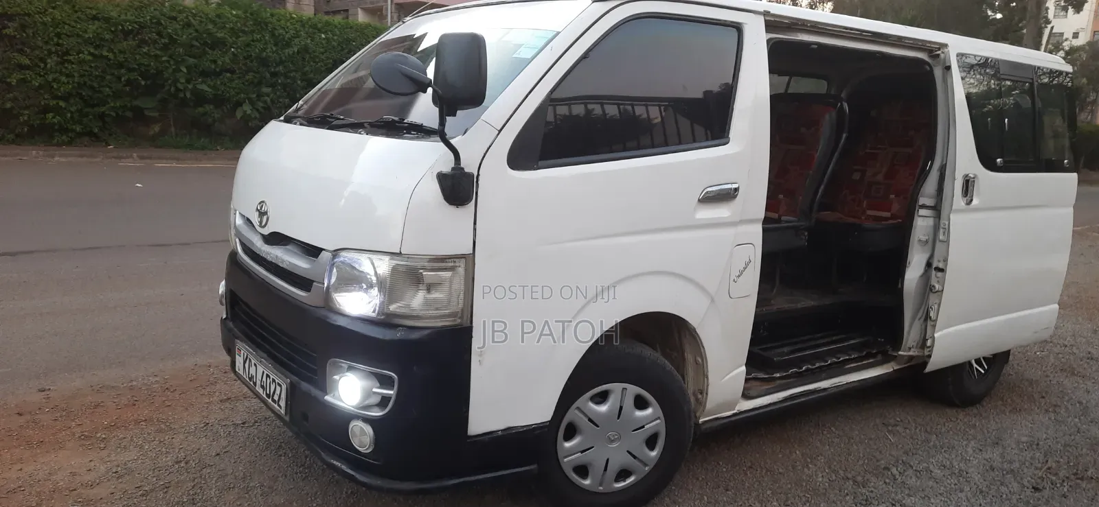 Toyota HiAce 2009 White