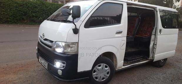 Toyota HiAce 2009 White - thumbnail 3
