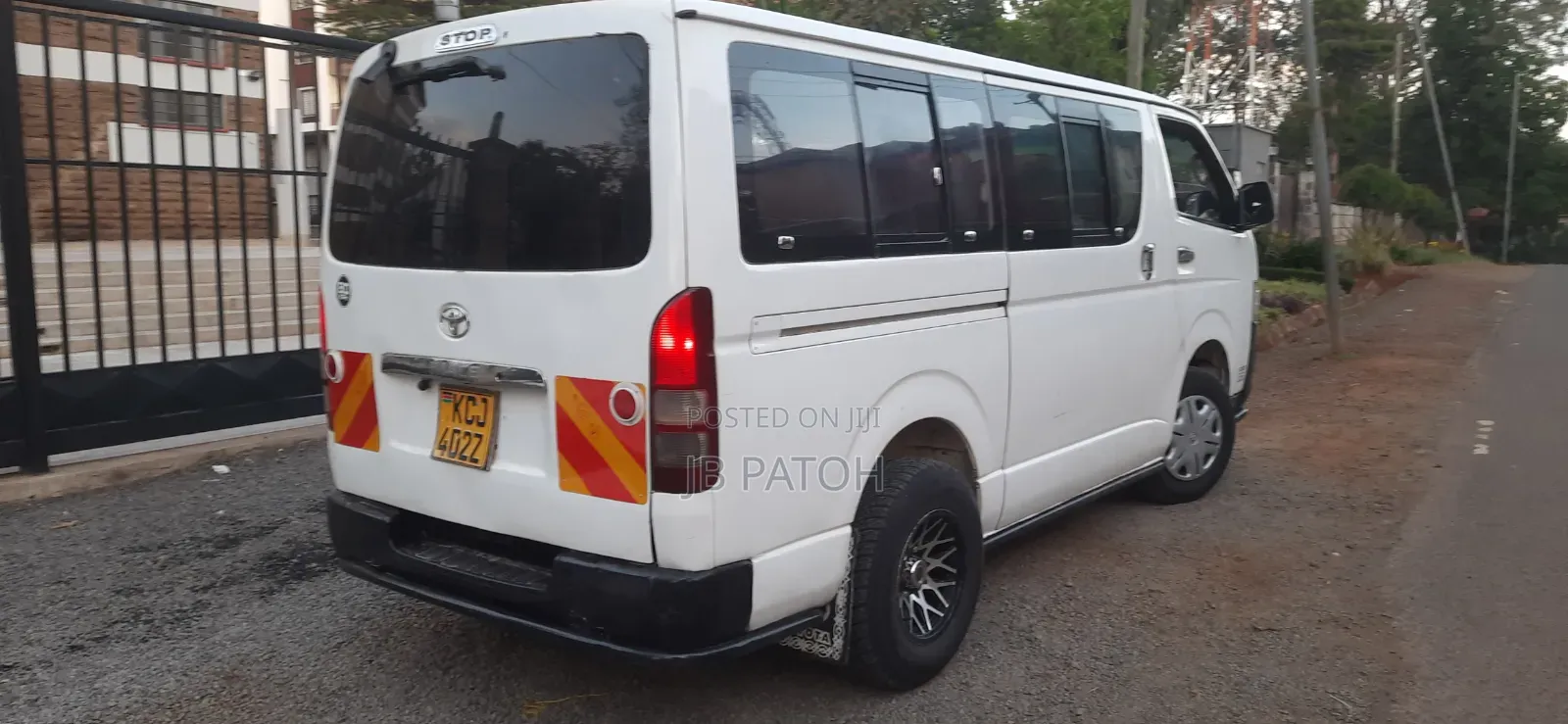 Toyota HiAce 2009 White
