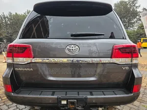 Toyota Land Cruiser 4.5 V8 VXR 2019 Gray