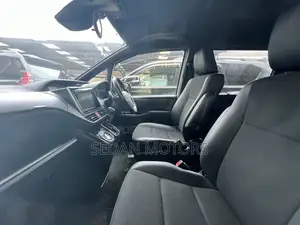 Toyota Noah 2019 Ivory