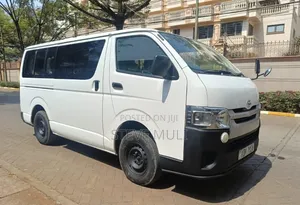 Toyota HiAce 2016 White
