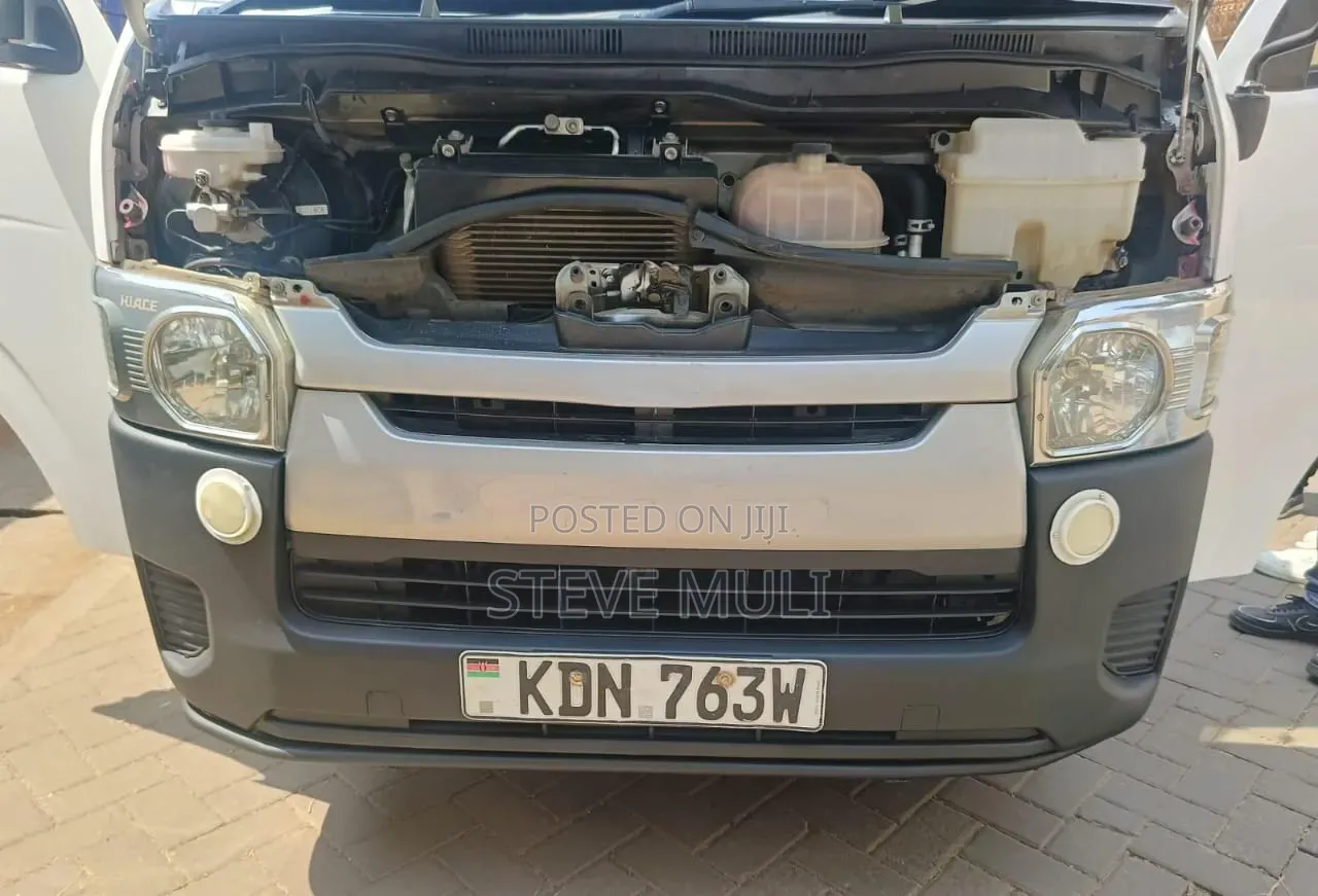 Toyota HiAce 2016 White