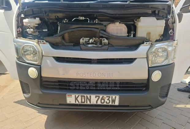 Toyota HiAce 2016 White - thumbnail 7