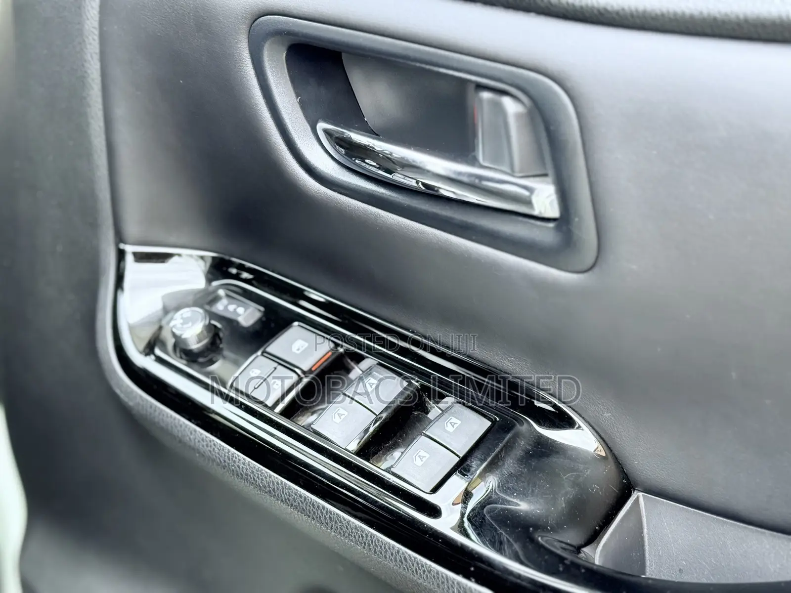 Toyota Noah 2.0 FWD (7 Seater) 2019 Pearl