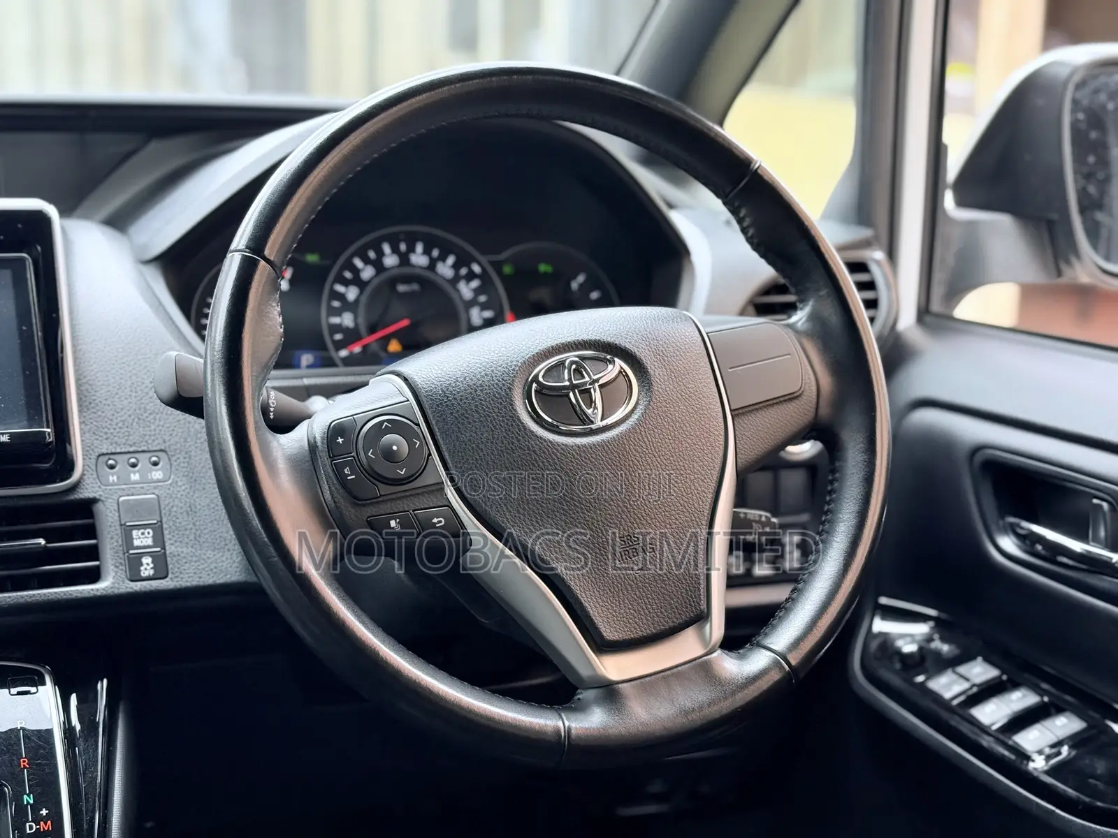 Toyota Noah 2.0 FWD (7 Seater) 2019 Pearl