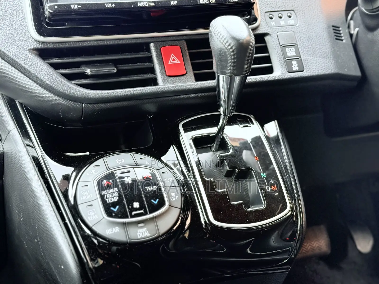 Toyota Noah 2.0 FWD (7 Seater) 2019 Pearl